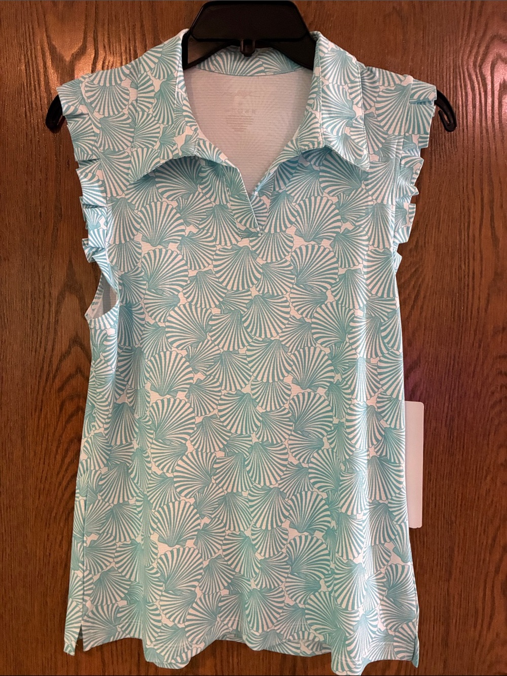 Sleeveless Collared Tank Top in Aqua Shell Print